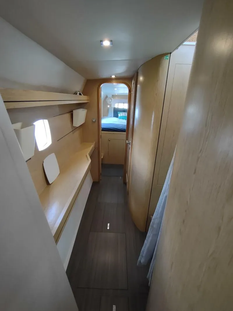 Slide: The Image of Outremer 51 2020 - 5991465