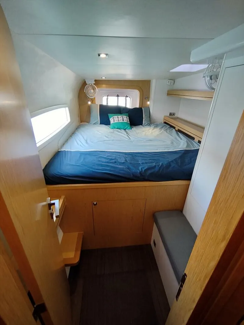 Slide: The Image of Outremer 51 2020 - 5991467