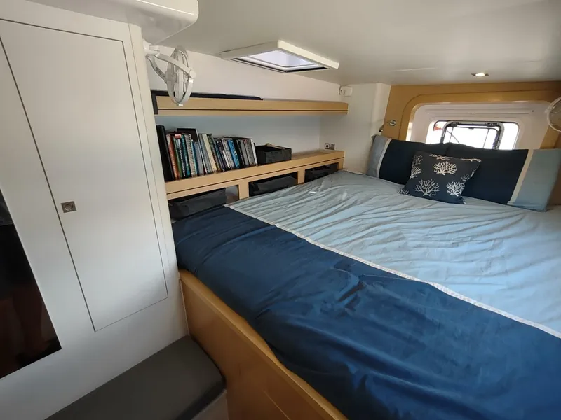 Slide: The Image of Outremer 51 2020 - 5991473