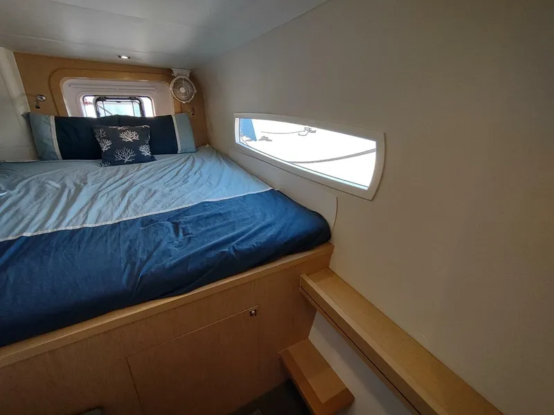 Slide: The Image of Outremer 51 2020 - 5991524