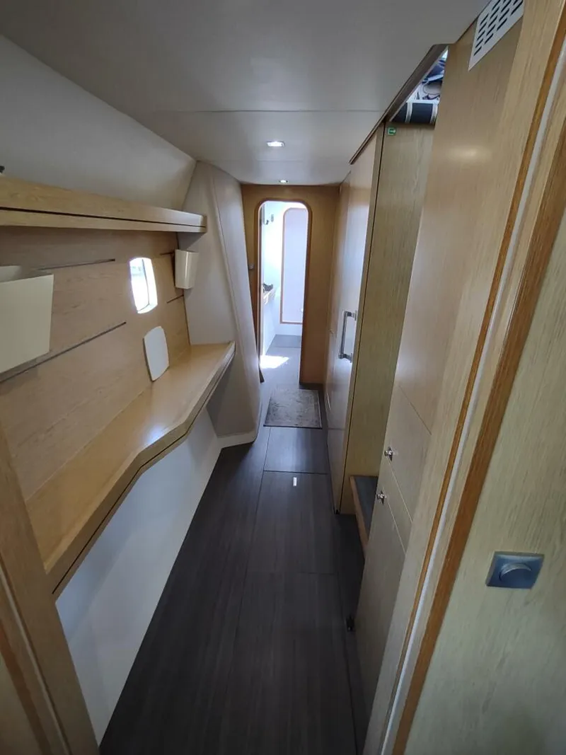 Slide: The Image of Outremer 51 2020 - 5991525