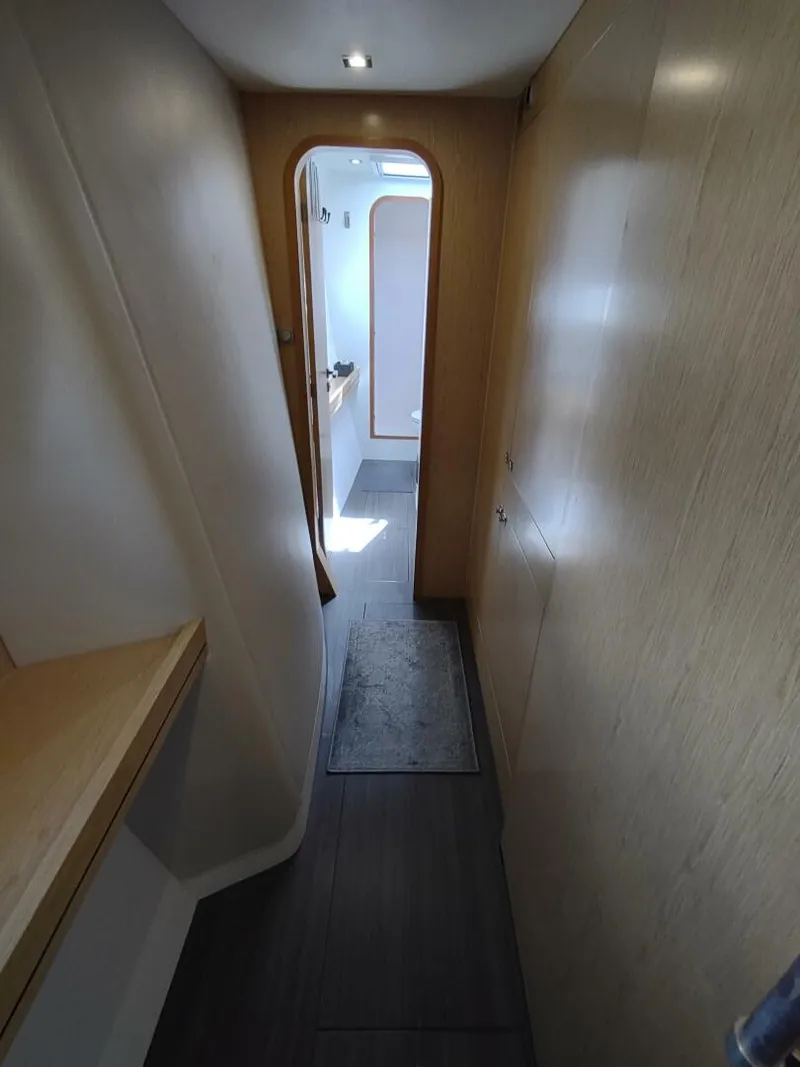 Slide: The Image of Outremer 51 2020 - 5991526