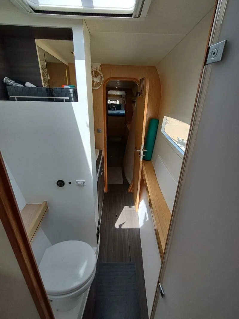 Slide: The Image of Outremer 51 2020 - 5991532