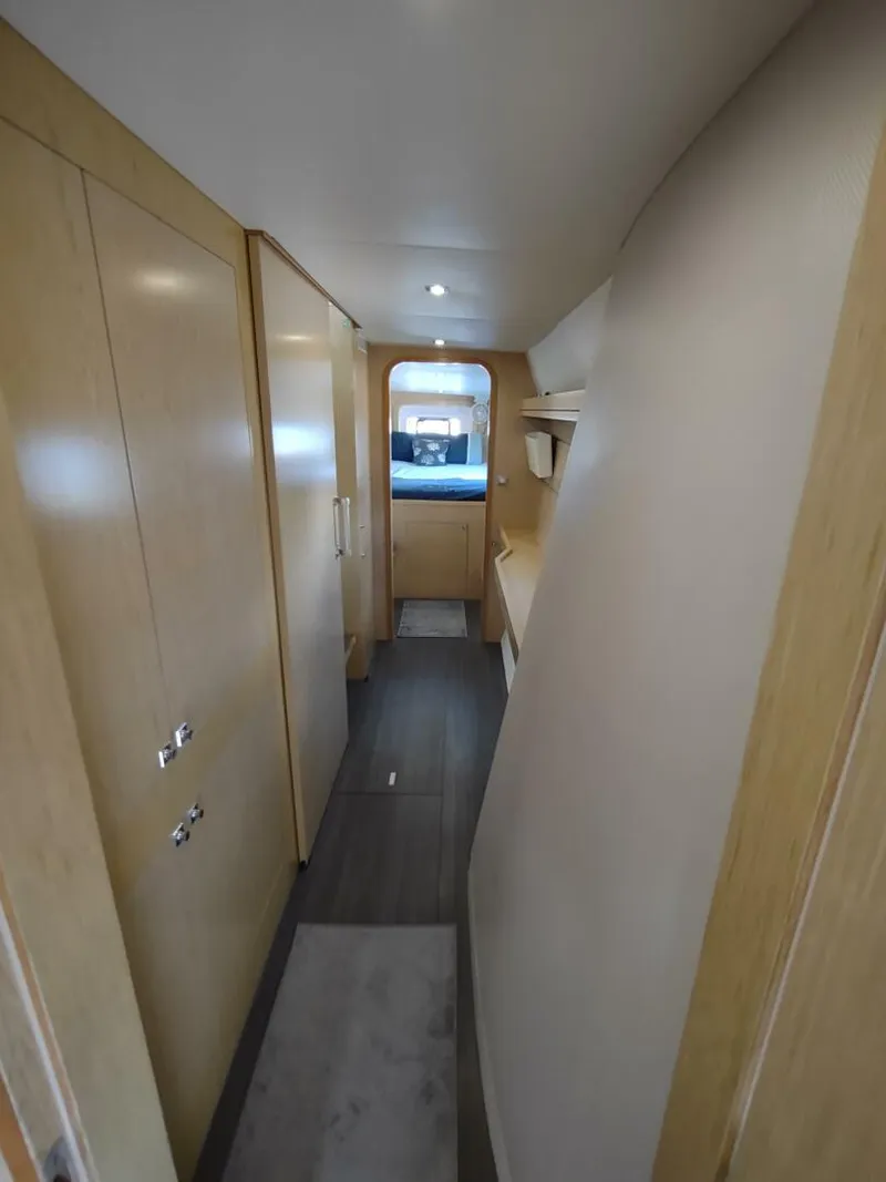 Slide: The Image of Outremer 51 2020 - 5991534