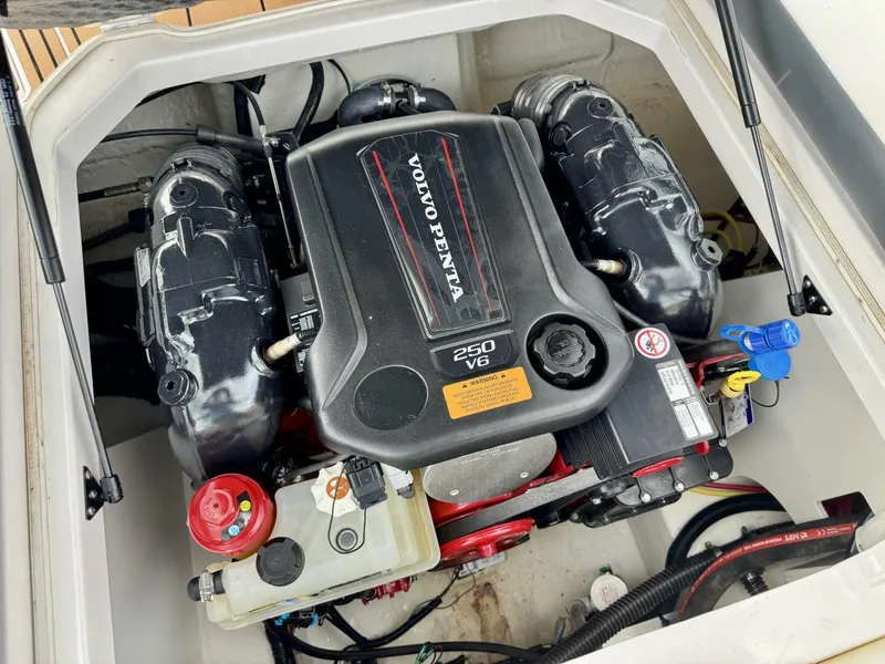 Slide: The Image of Chaparral 21 SSi Ski & Fish 2023 - 5989625