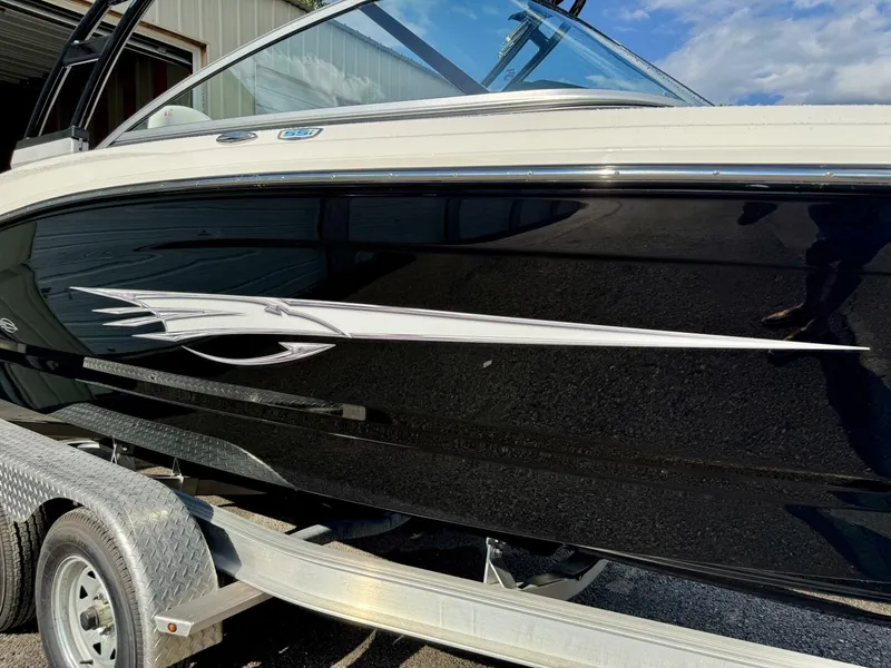 Slide: The Image of Chaparral 21 SSi Ski & Fish 2023 - 5989640