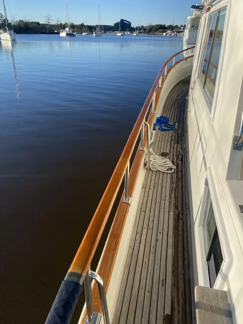 Slide: The Image of Grand Banks 42 Classic 1991 - 5991772