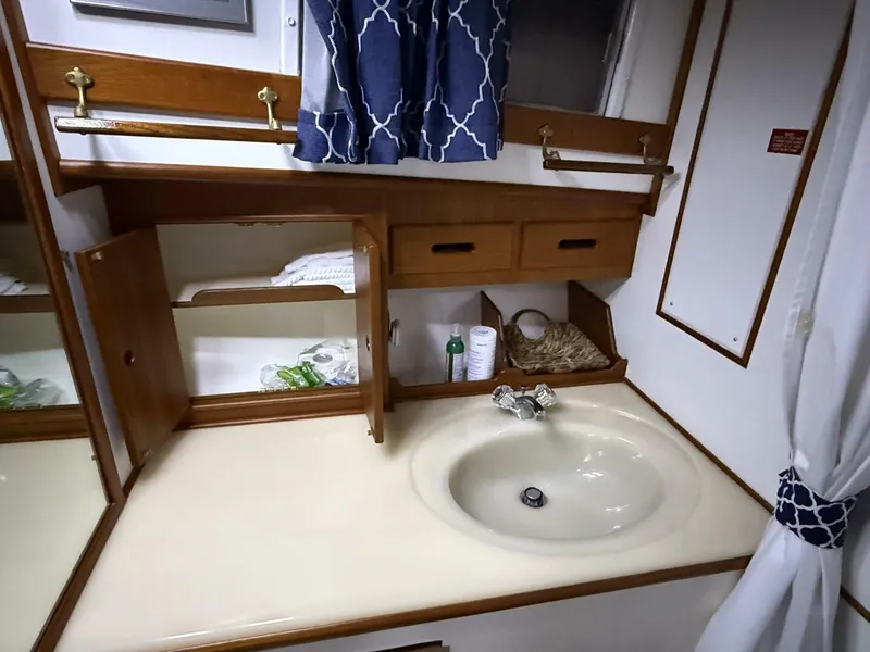 Slide: The Image of Grand Banks 42 Classic 1991 - 5991712