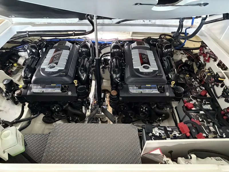 Slide: The Image of Sea Ray Sundancer 320 2023 - 5990946