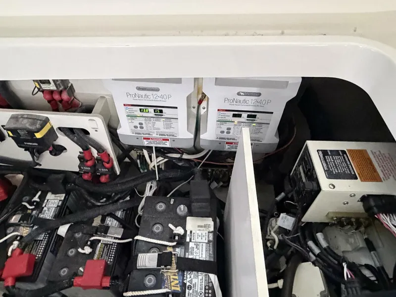 Slide: The Image of Sea Ray Sundancer 320 2023 - 5990956