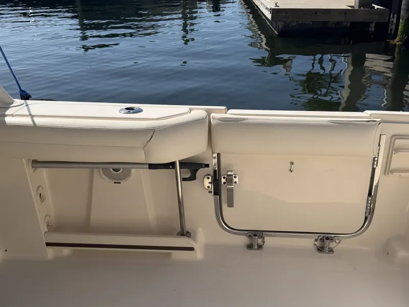 Slide: The Image of Grady-White Freedom 335 2018 - 6009488