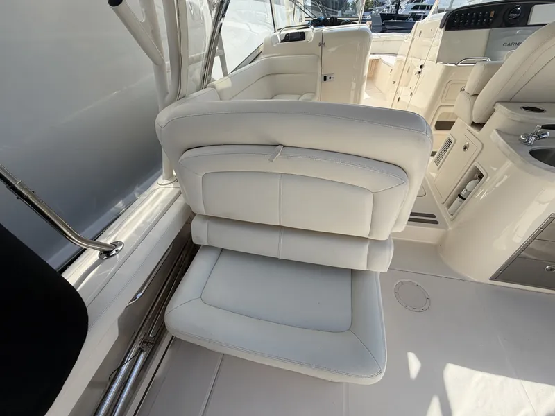 Slide: The Image of Grady-White Freedom 335 2018 - 6009491