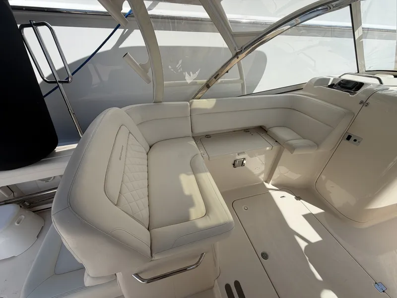 Slide: The Image of Grady-White Freedom 335 2018 - 6009492