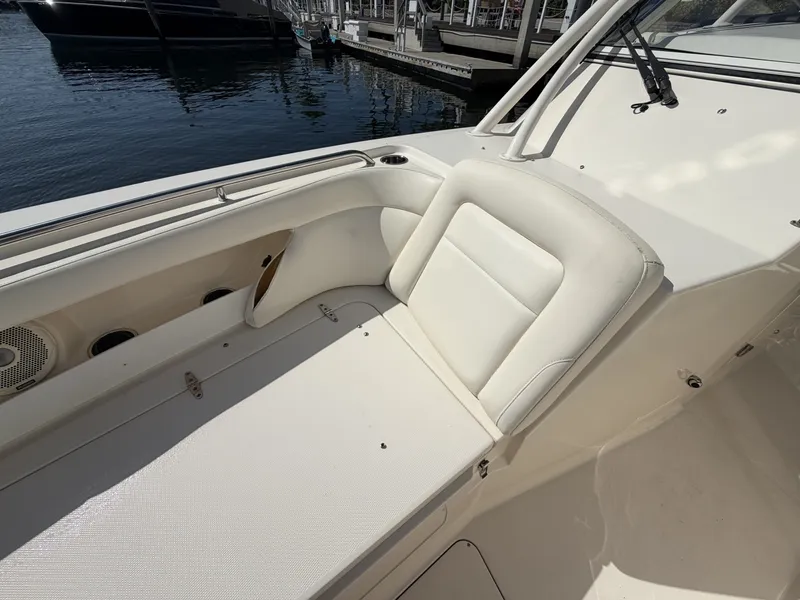 Slide: The Image of Grady-White Freedom 335 2018 - 6009495