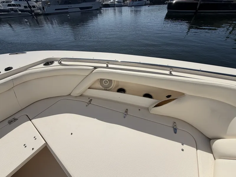 Slide: The Image of Grady-White Freedom 335 2018 - 6009498