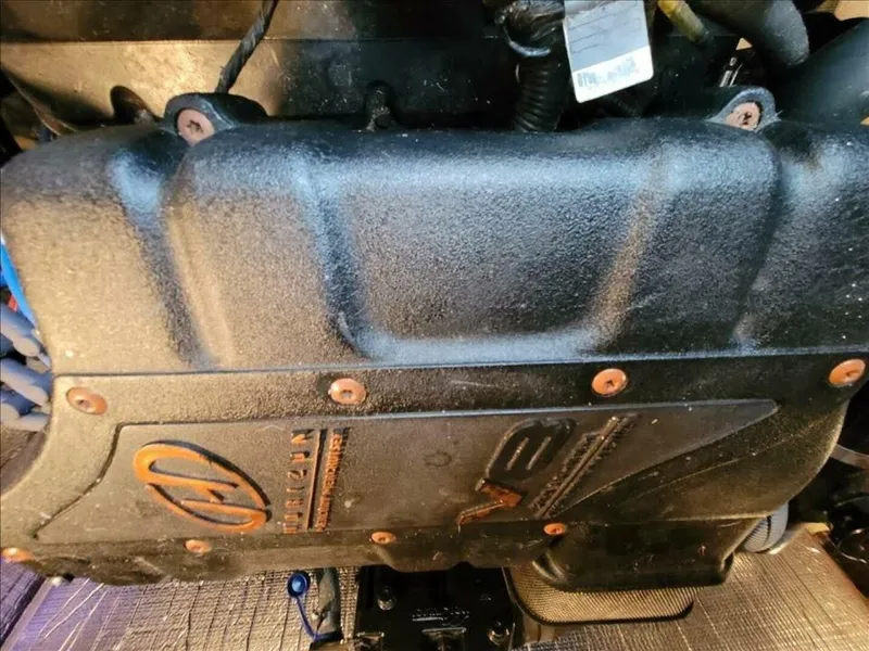 Slide: The Image of Cruisers 3672 Express 2000 - 5991344