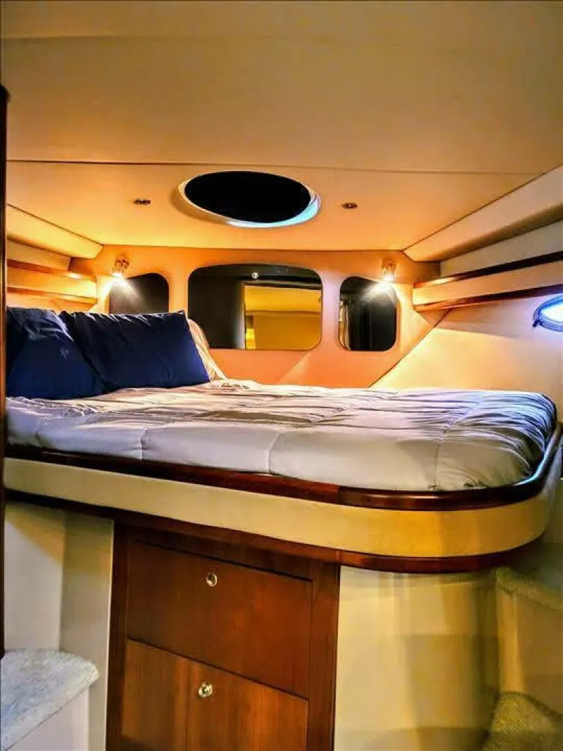 Slide: The Image of Cruisers 3672 Express 2000 - 5991332