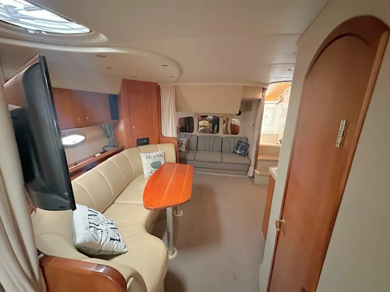 Slide: The Image of Cruisers 3672 Express 2000 - 5991371