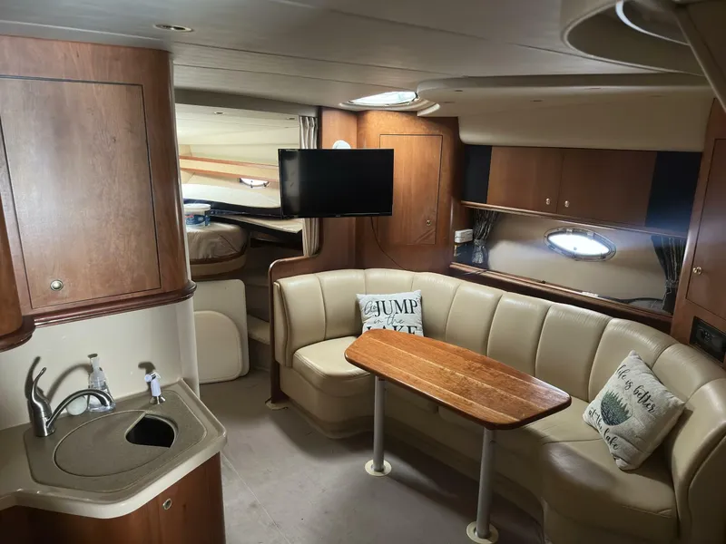 Slide: The Image of Cruisers 3672 Express 2000 - 5991372