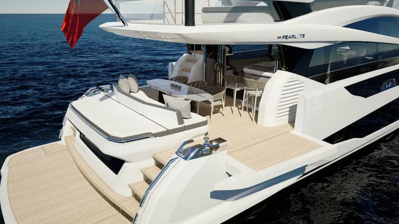 Slide: The Image of Pearl 73 2027 - 5992189