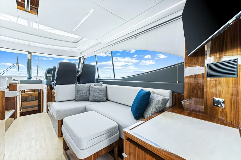 Slide: The Image of Riviera 505 SUV 2025 - 5993383