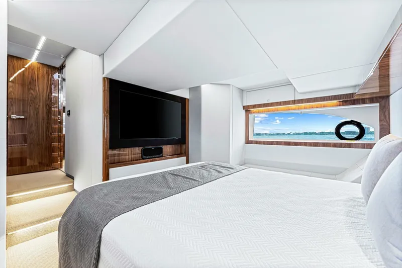 Slide: The Image of Riviera 505 SUV 2025 - 5993399