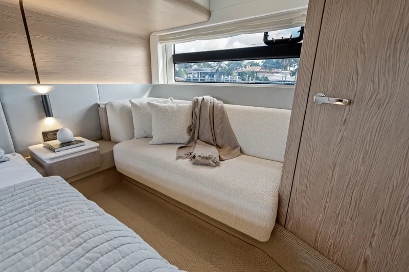 Slide: The Image of Azimut Fly 53 2026 - 7288412