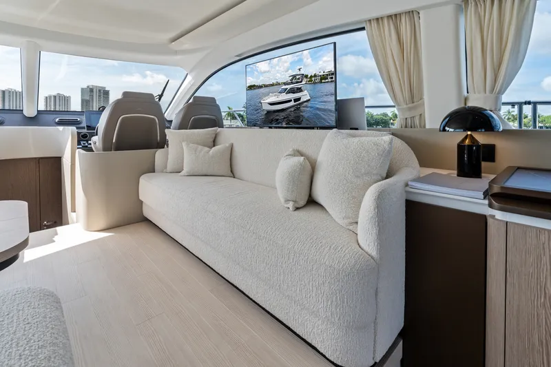 Slide: The Image of Azimut Fly 53 2026 - 7288404