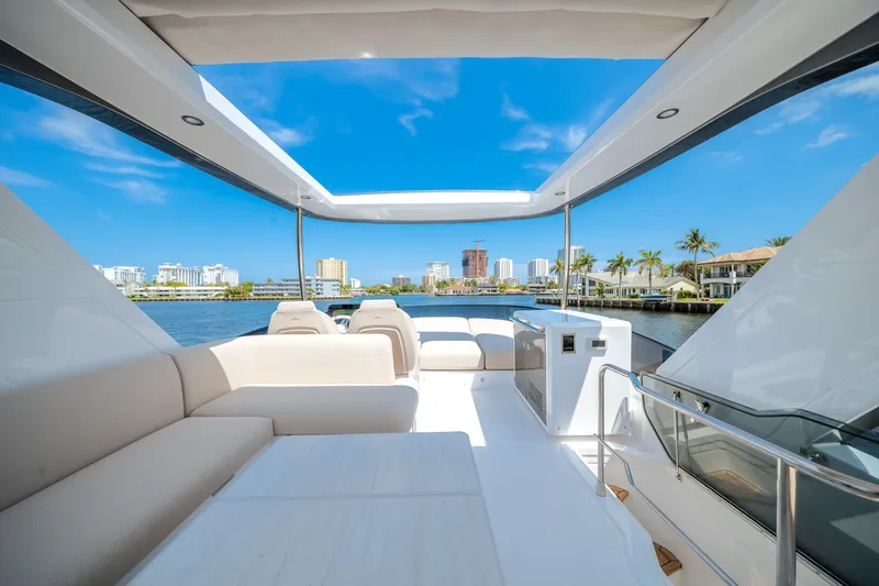 Slide: The Image of Azimut Fly 53 2026 - 6111977