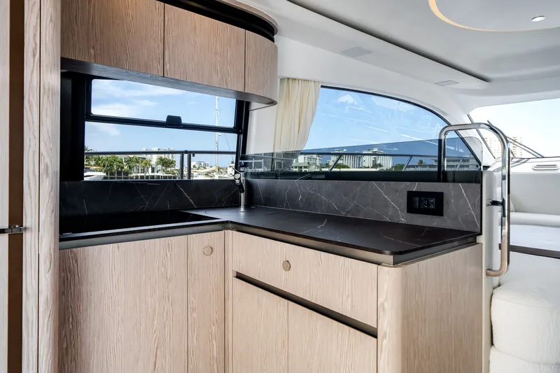 Slide: The Image of Azimut Fly 53 2026 - 6111984