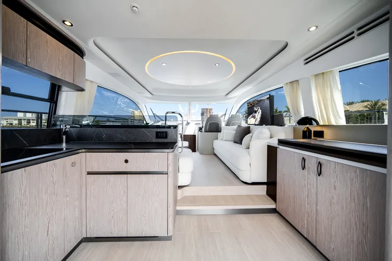 Slide: The Image of Azimut Fly 53 2026 - 6111985