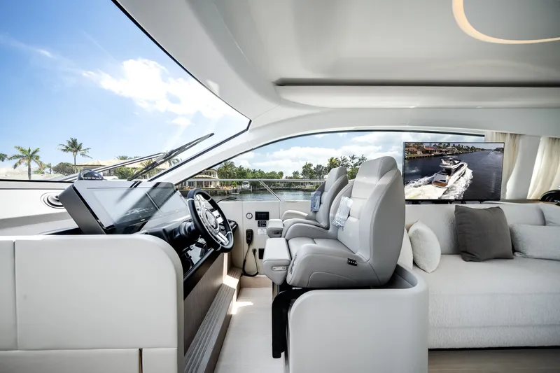 Slide: The Image of Azimut Fly 53 2026 - 6111987