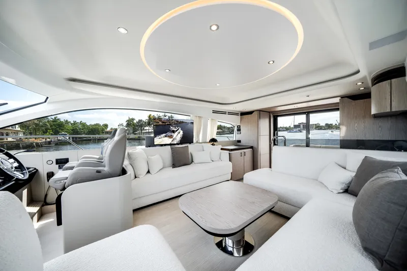 Slide: The Image of Azimut Fly 53 2026 - 6111988