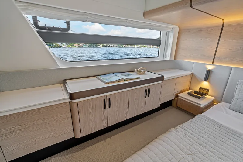 Slide: The Image of Azimut Fly 53 2026 - 7288410