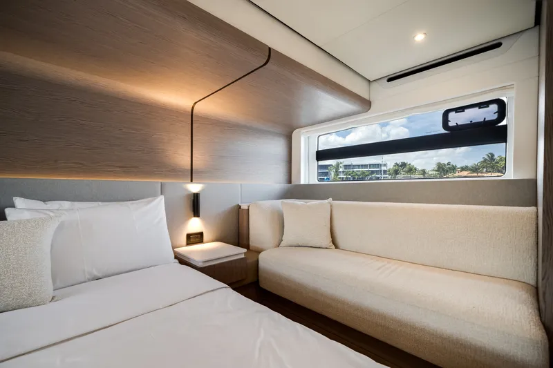 Slide: The Image of Azimut Fly 53 2026 - 6111993