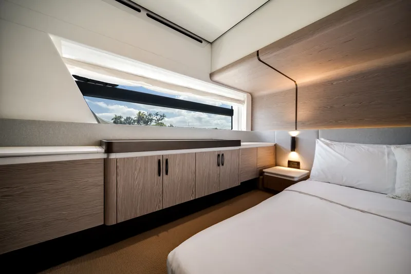 Slide: The Image of Azimut Fly 53 2026 - 6111996