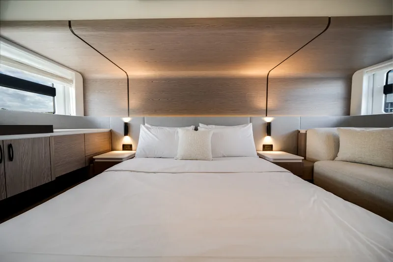 Slide: The Image of Azimut Fly 53 2026 - 6111997