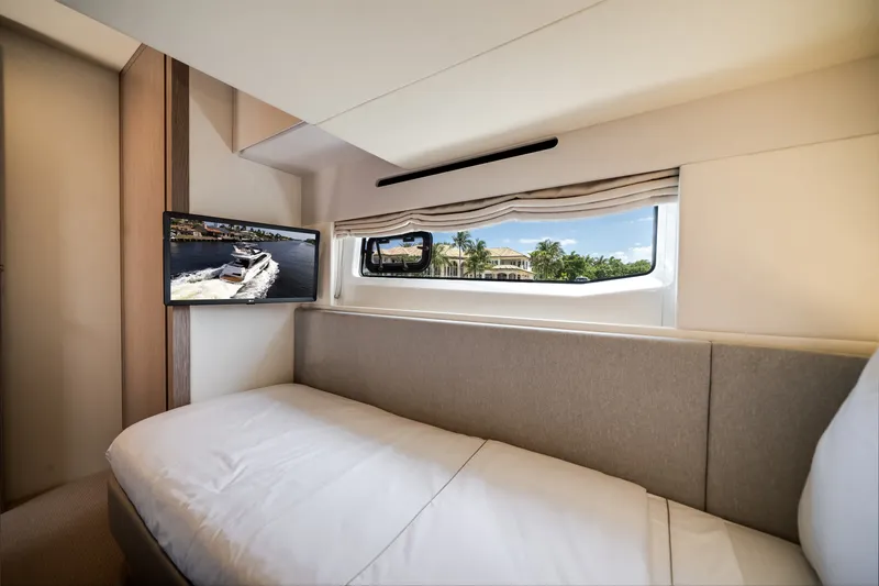 Slide: The Image of Azimut Fly 53 2026 - 6112000