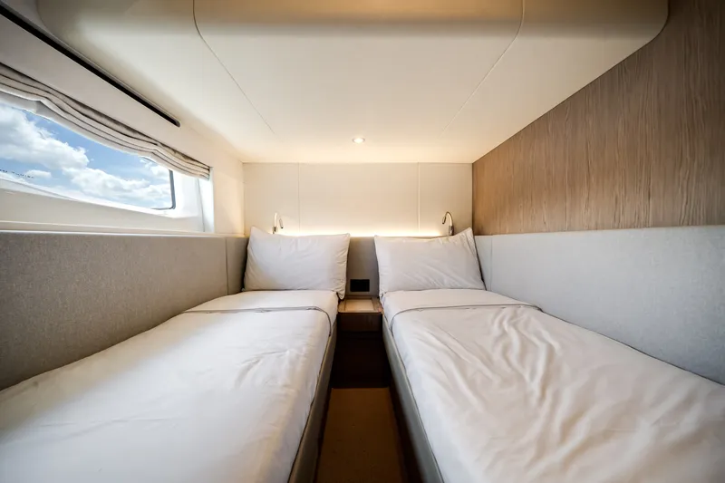Slide: The Image of Azimut Fly 53 2026 - 6112001