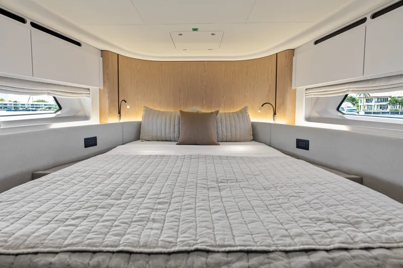 Slide: The Image of Azimut Fly 53 2026 - 7288425