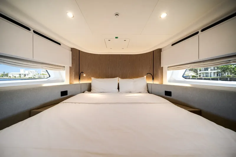 Slide: The Image of Azimut Fly 53 2026 - 6112004