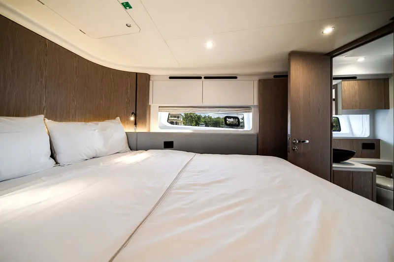 Slide: The Image of Azimut Fly 53 2026 - 6112005