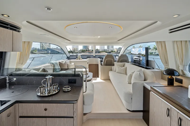 Slide: The Image of Azimut Fly 53 2026 - 7288391