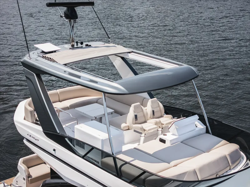 Slide: The Image of Azimut Fly 53 2026 - 6111965