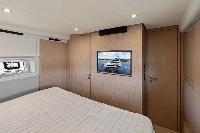 Slide: The Image of Azimut Fly 53 2026 - 7288426