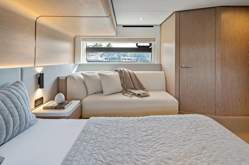 Slide: The Image of Azimut Fly 53 2026 - 7288415