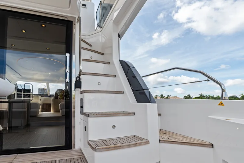 Slide: The Image of Azimut Fly 53 2026 - 7288375