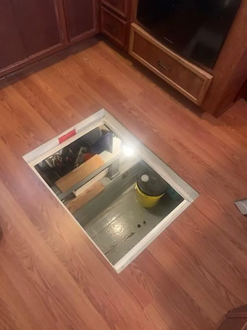 Slide: The Image of 0005608095 - 5993724