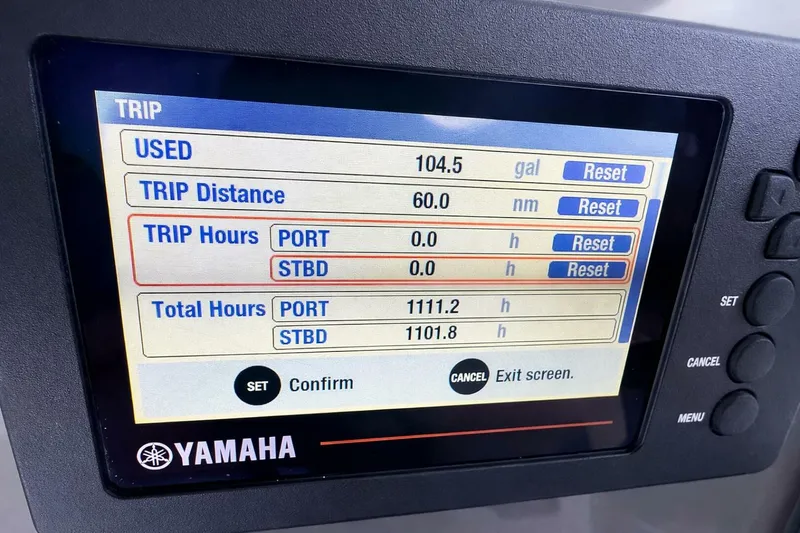 Slide: The Image of Pursuit C 260 Center Console 2017 - 5994169