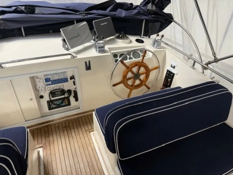 Slide: The Image of FB helm - 6002421